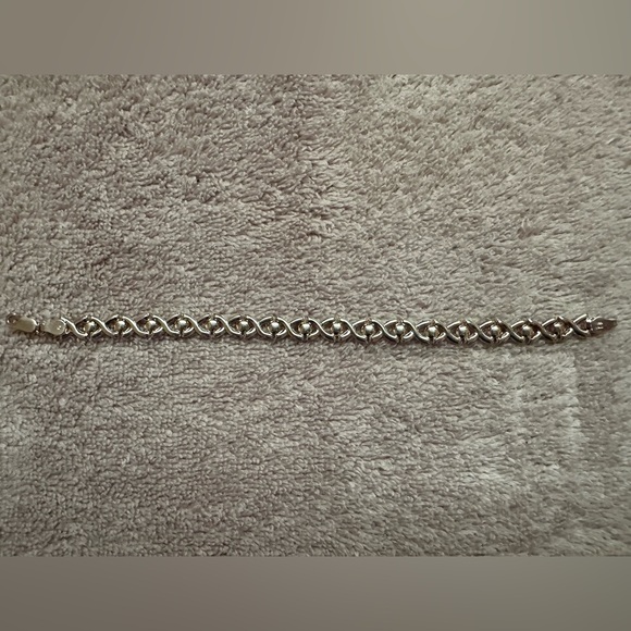 Sterling Silver Round Dome Link Bracelet - Picture 2 of 6